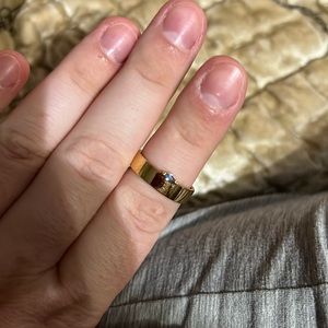 Gold December birthstone ring. Sz 7